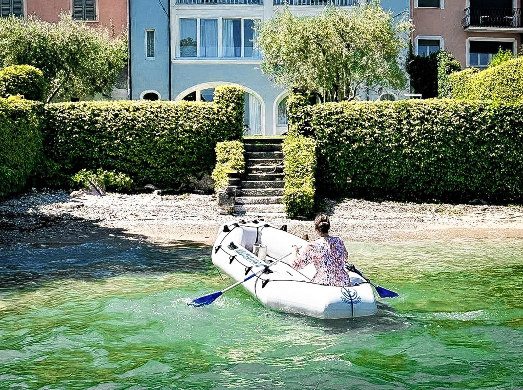 Luxury Lakeside Apartment Right On The Water Salò Exterior foto